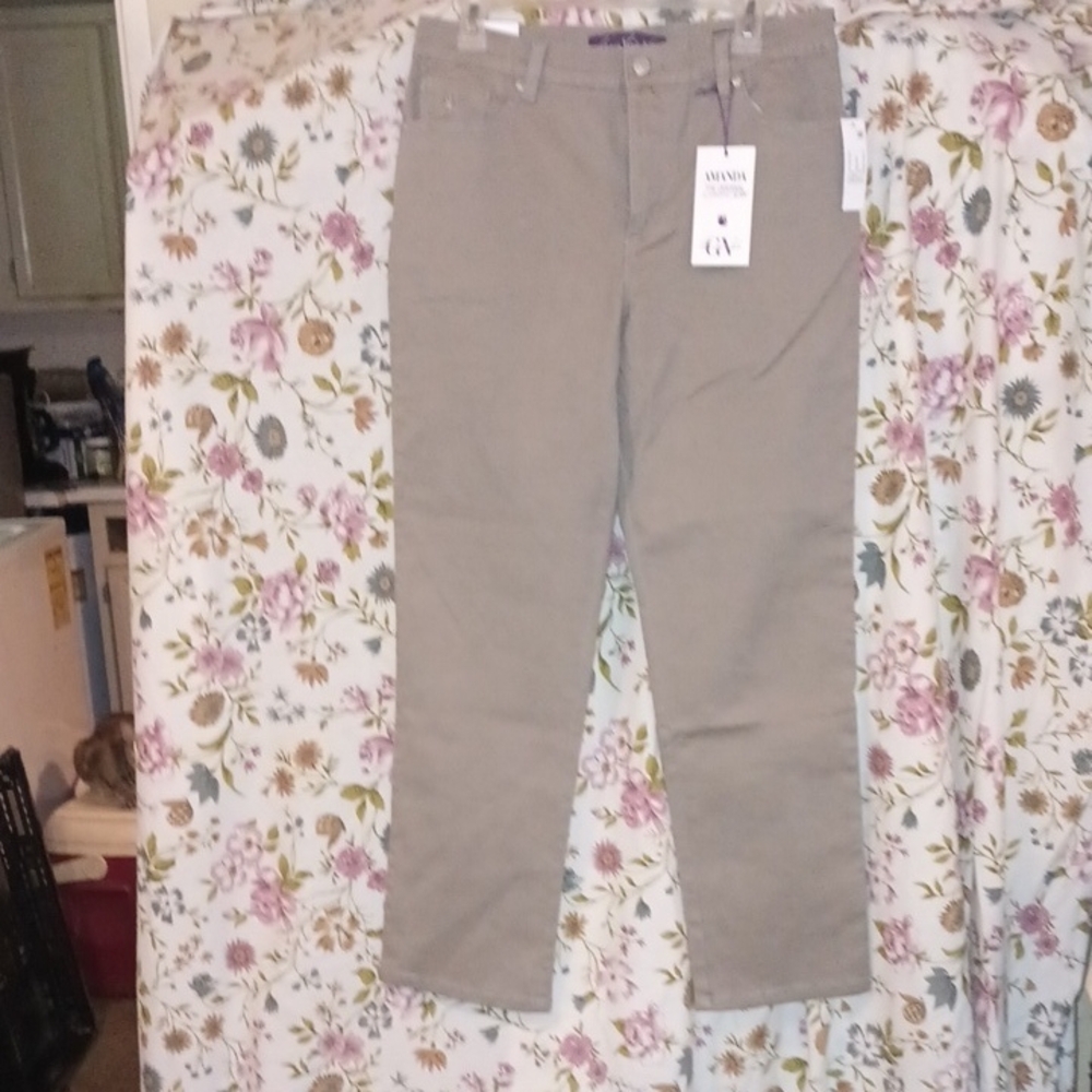 Gloria Vanderbilt Women's Beige Straight Leg Jeans